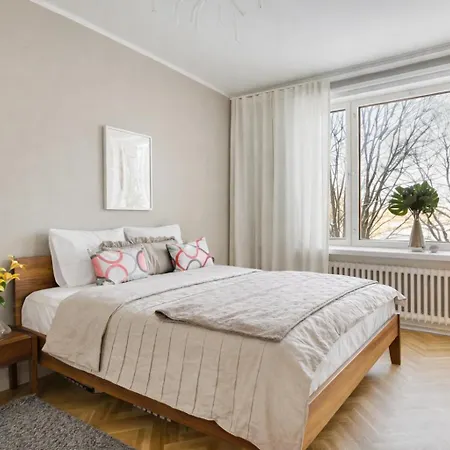 Guestfirst 100m2 Luxury Designer Gem W Sauna Steps To Station Apartamento Helsinki