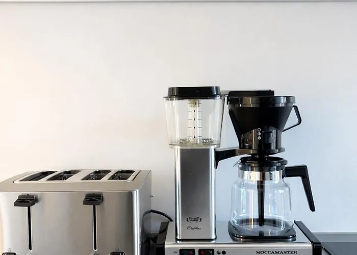 Guestfirst 100m2 Luxury Designer Gem W Sauna Steps To Station Apartmán *