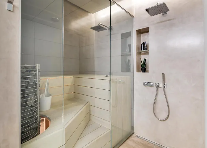 Guestfirst 100m2 Luxury Designer Gem W Sauna Steps To Station