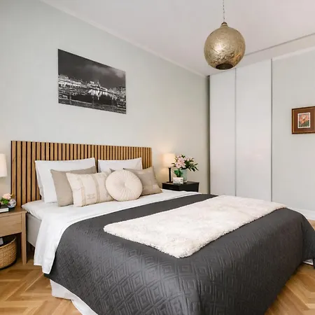 Guestfirst 100m2 Luxury Designer Gem W Sauna Steps To Station Apartment Helsinki