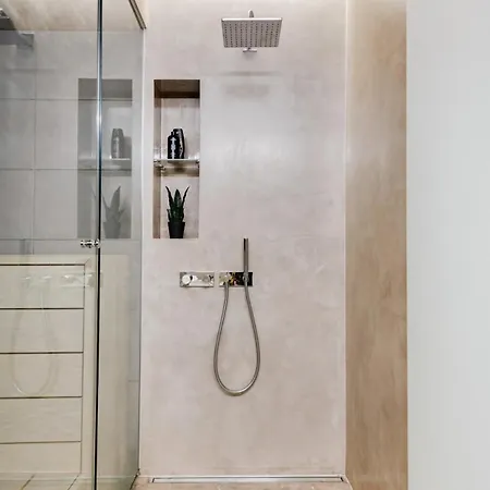 Апартаменты Guestfirst 100m2 Luxury Designer Gem W Sauna Steps To Station