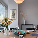 Guestfirst 100m2 Luxury Designer Gem W Sauna Steps To Station Lägenhet *