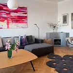 Guestfirst 100m2 Luxury Designer Gem W Sauna Steps To Station