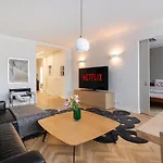 Lägenhet Guestfirst 100m2 Luxury Designer Gem W Sauna Steps To Station