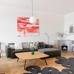 Guestfirst 100m2 Luxury Designer Gem W Sauna Steps To Station Lägenhet