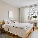 Guestfirst 100m2 Luxury Designer Gem W Sauna Steps To Station Lägenhet Helsingfors