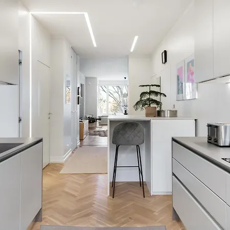 Lägenhet Guestfirst 100m2 Luxury Designer Gem W Sauna Steps To Station Helsingfors